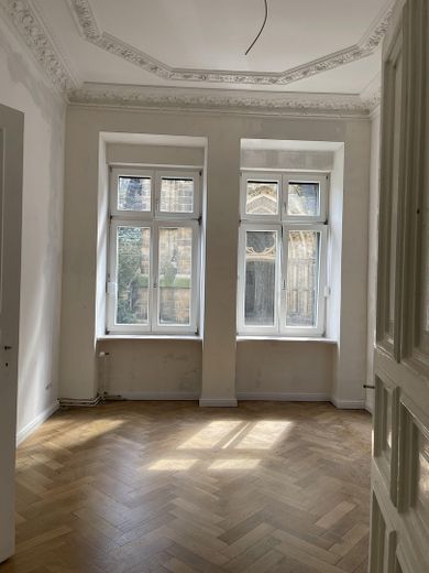 Esclusivo appartamento di 5 locali completamente ristrutturato con finiture di pregio, giardino, area barbecue e parco giochi – Foto 1