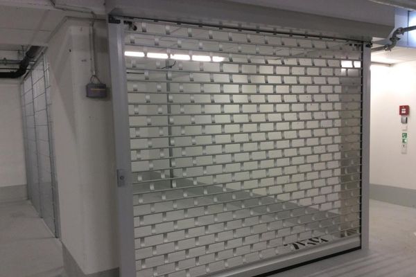 Abschließbare Garagenbox 5,80m Länge, Stellplatz in TG, Stromanschluss!