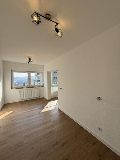 Sanierte 2,5 ZKB-Wohnung, Balkon, Aufzug & Garage im Herzen von Siegen! – Küche