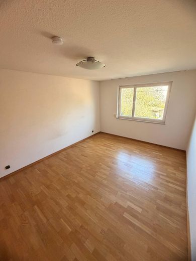 Stuttgart-Büsnau’nun en iyi konumunda çok yönlü çok aileli ev! Hemen taşınmaya hazır ve komisyonsuz! – OG - Zimmer 3