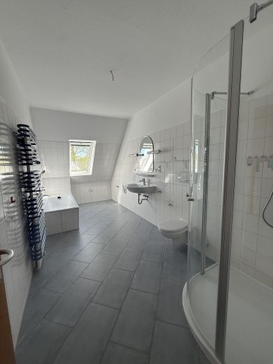 Exklusive Penthousewohnung mit Dachterrasse in bester Innenstadtlage von Rotenburg (Wümme) – Badezimmer