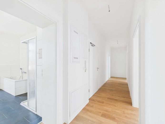Erstbezug nach Sanierung! Helle 4-Raum Wohnung in Plauen mit Balkon – Foto 1