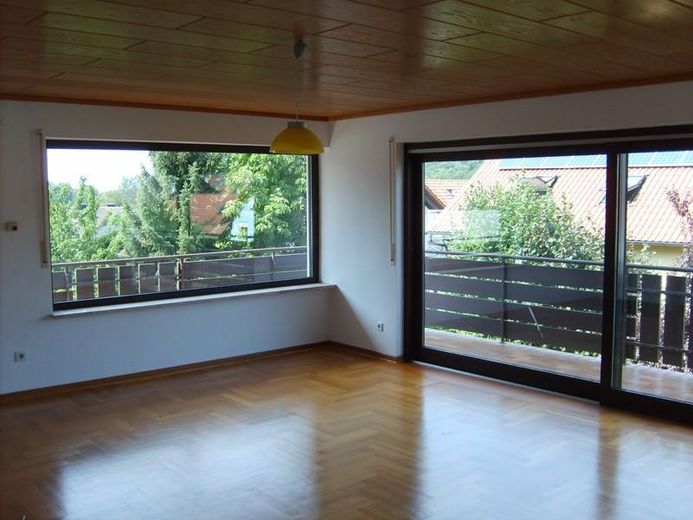 da privato senza agenzia: Üchtelhausen Birkenstr.9 – Wohnzimmer Hochparterre