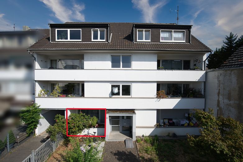Verhuurd appartement op de begane grond in Bonn-Duisdorf met garage – Straßenansicht
