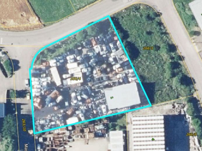 GROßZÜGIG MIT HALLE UND SCHROTTPLATZ LIZENZ – फोटो 1