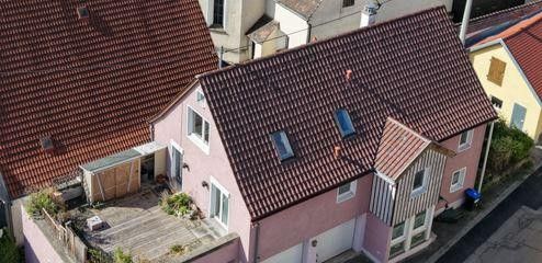 SENZA PROVVIGIONE - Casa unifamiliare con appartamento indipendente