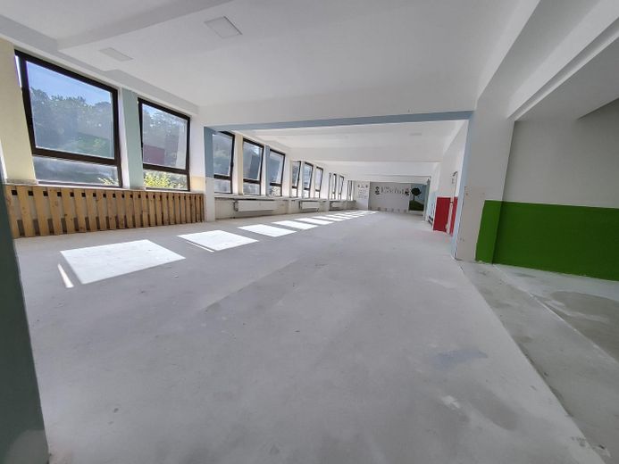 330 m² vielseitige Gewerbefläche – ehem. Kita – 3 Min zum Bahnhof -16–18 Min. nach Düsseldorf – Foto 2