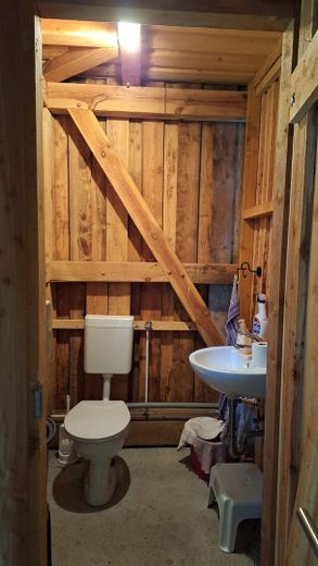 Bootshaus/ Wochenendhaus/Wassergrundstück – Gäste WC
