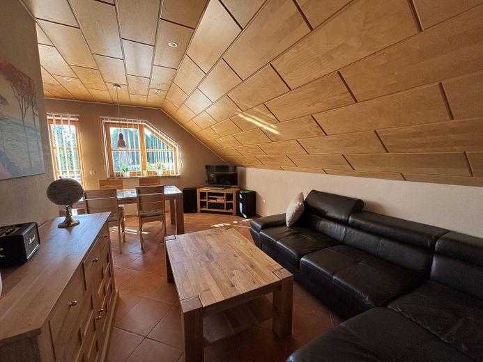 Versatile space wonder in a quiet prime location: your new home or a smart investment! – DG Wohnzimmer