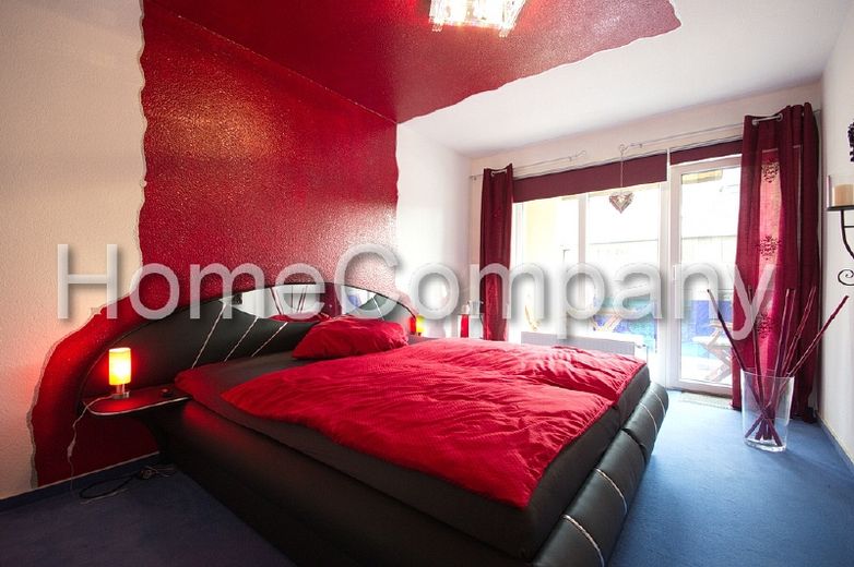 Modern eingerichtete Wohnung mit großem Balkon, direkte Nähe zur U 35, KFZ-Stellplatz möglich – 24863e33ac296396f2174b6c716ffef3e2ac260e.jpg
