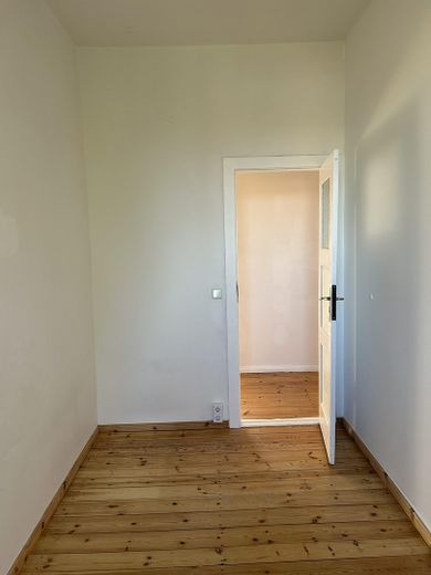 İyi konumda güzel 2,5 odalı daire! Komisyonsuz! – Arbeitszimmer