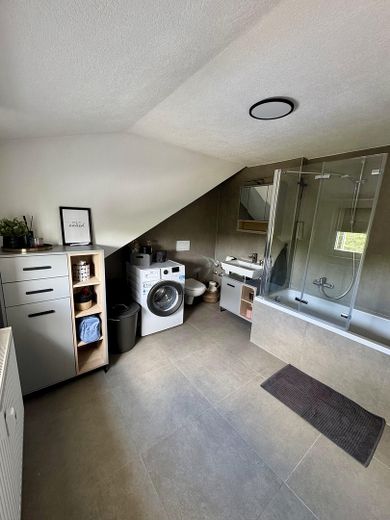 Badezimmer mit Badewanne