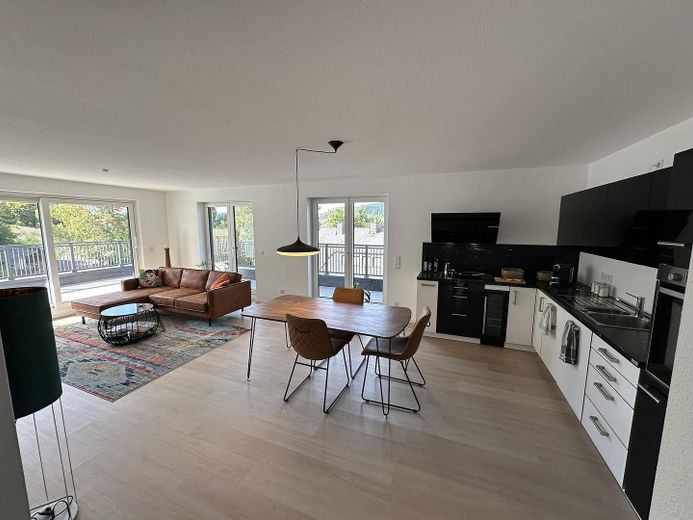 Blick Flur in Wohn- Essbereich