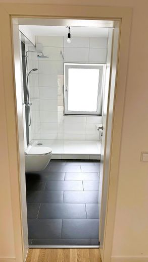 Rarità nella valle del Mühlbach – completamente ristrutturata vicino all'Ospedale universitario di Essen – Badezimmer 1. OG