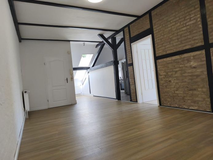 Charmante 3-Zimmer-Dachgeschosswohnung mit Garten – nur 2 Minuten zum Banter See – Diele 2