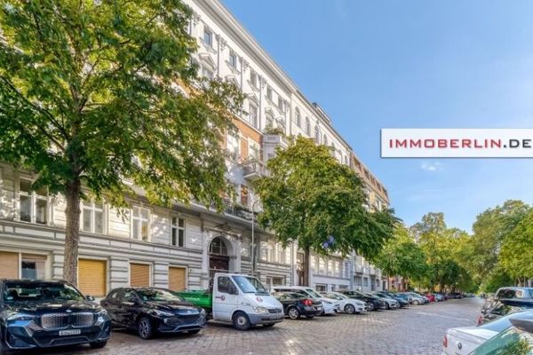 IMMOBERLIN.DE - بالقرب من نهر شبريه! شقة ساحرة في مبنى قديم بموقع هادئ في وسط المدينة