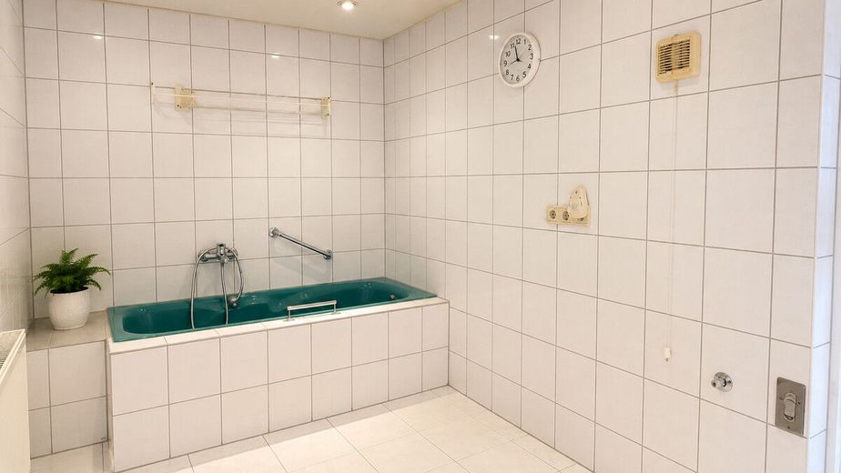 SENZA PROVVIGIONE|Storica proprietà di un fornaio con grande giardino e vicinanza al sito della Bundeswehr Holzdorf – mit Badewanne ...