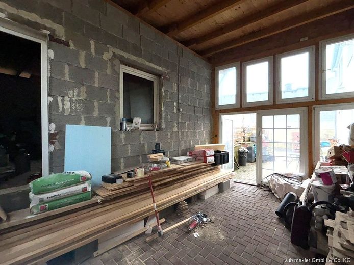 Haus mit Entwicklungsmöglichkeiten bietet  Potenzial für Investoren, Familien oder handwerklich versierte Käufer – VUB0002214-18