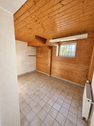 Bungalow indipendente su 669 m² · posizione ai margini del ruscello e dei campi · potenziale eccezionale! – UG - Büro/Hobby ist