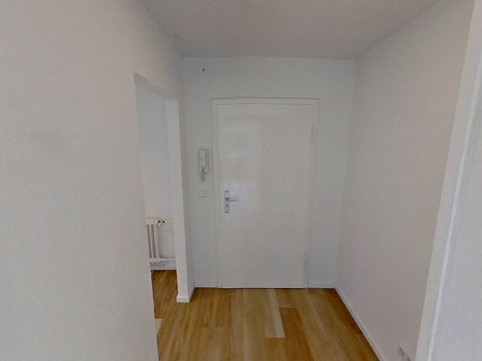 Westercelle’de balkonlu ve bol ışık alan modern 3 odalı daire – Eingangsbereich