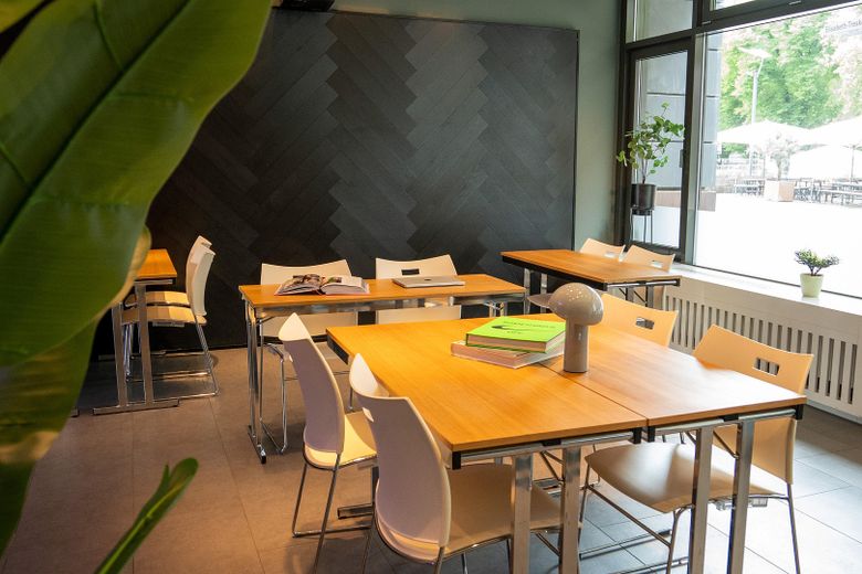 Small is beautiful – in digitalen Zeiten braucht man keine Säle, sondern schönste Standorte! – Büro