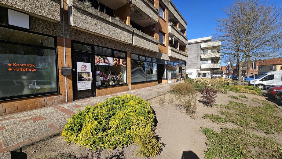 Helle Ladenfläche / Büro mit Schaufenster · 65 m² · direkt am Bahnhof Bad Bevensen · provisionsfrei – Außenansicht 