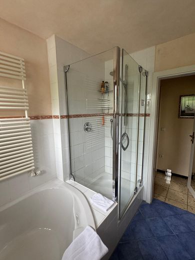 Stilvolle, hochwertige Gästezimmer, wöchentlich, monatlich buchbar – Foto 8
