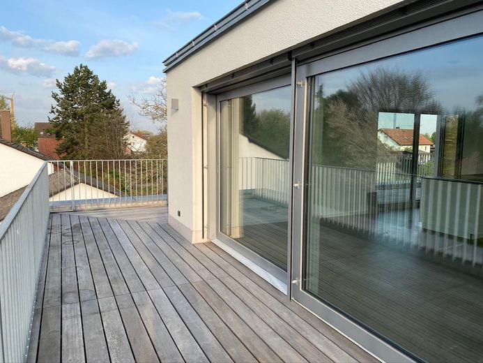 Lussuoso attico con ampia terrazza – Terrasse Süd