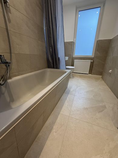 Badezimmer 2 mit Badewanne