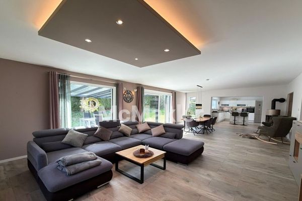 RESERVED: Premium single-level living near Augsburg: 4-room detached house with south-facing garden, pergola, garage