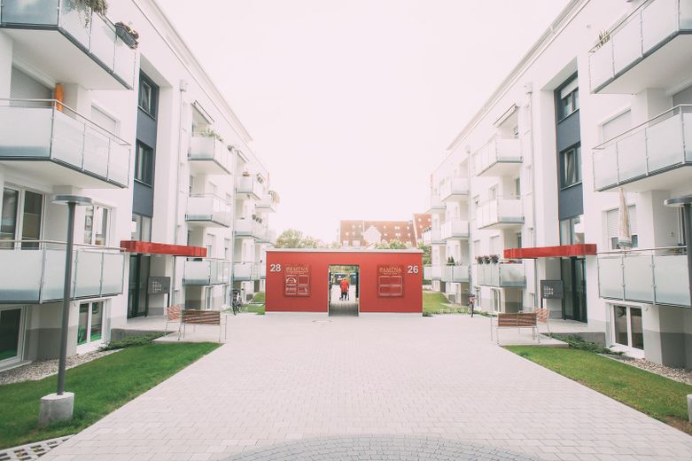 Nowoczesne pomieszczenia na gabinety/biura od 55 do 179 m² do wynajęcia w rezydencji miejskiej PAMINA - życie z opieką – Zdjęcie 2