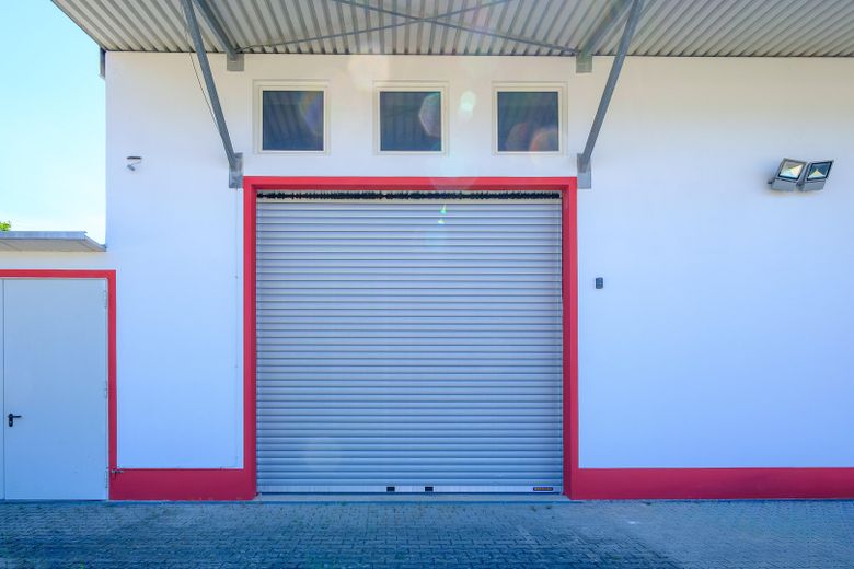 Halle, Lager oder Werkstatt mit Freifläche – Gewerbeareal flexibel teilbar – Halle A