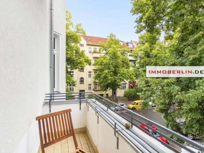 IMMOBERLIN.DE - फ्रिडेनाउ मोहल्ले में बेहतरीन स्थान! धूप वाली बालकनी के साथ उज्ज्वल पुराने भवन का अपार्टमेंट – फोटो 1