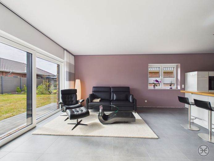 BEST-PREIS // Hochwertiger &amp; Nahezu Neuwertiger KFW-55EE Bungalow in schöner Wohnlage // Barßel – Eden-Ehbrecht-Immobilien_Verkauf_EFH_Barßel_027