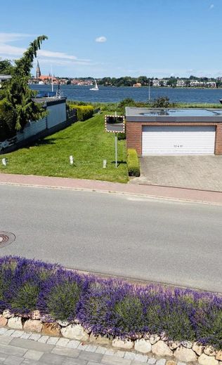 Güzel Fahrdorf’ta doğrudan Schlei manzaralı, huzur veren Friesenhaus (komisyonsuz) – Schleiblick (unverbaubar)