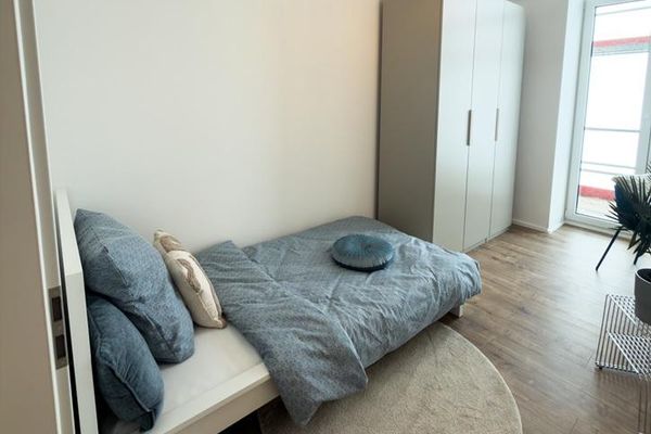 NUOVA casa condivisa da 4 persone | STANZA TOP in appartamento condiviso a Norimberga | Arredata con mobili di alta qualità e balcone
