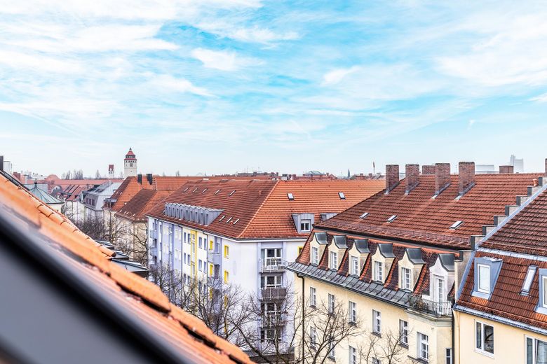 Moderne Dachterrassen-Maisonette-Wohnung mit denkmalgeschütztem Altbauflair – Über den Dächern Schwabings