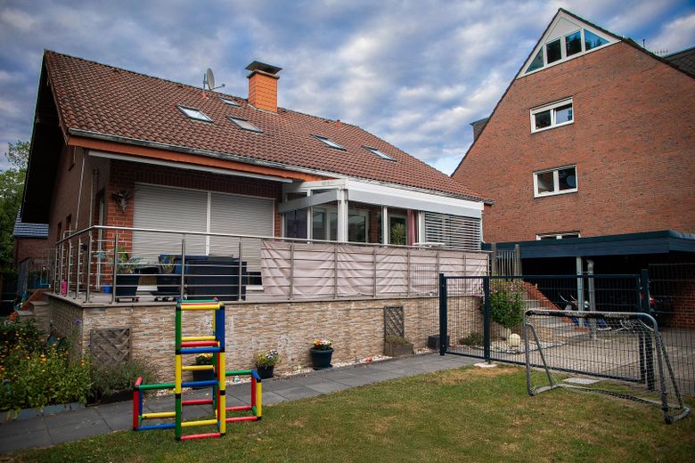 Großes Mehrgenerationenhaus mit Einliegerwohnung - auch als Mehrfamilienhaus nutzbar. – Foto 1