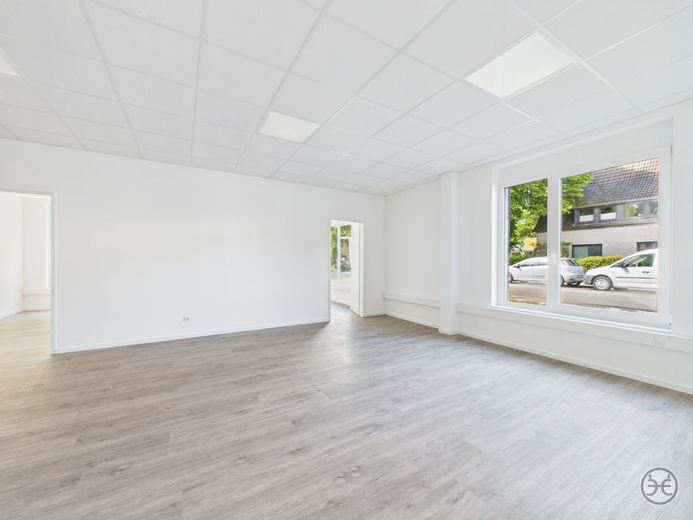 Bürofläche in Frequenzlage von Kreyenbrück // Erstbezug // Kreyenbrück // Oldenburg – Eden-Ehbrecht-Immobilien_Gewerbe_Bürofläche_Vermietung_012