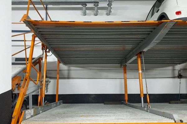 KVR ve Theresienwiese yakınında: yeni tadilat görmüş yeraltı otoparkında DUBLEKS ALT KAT.