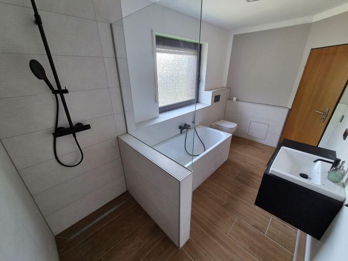 Reihenendhaus mit Garten, Garage und moderner Ausstattung – in Mönchengladbach – Foto 11