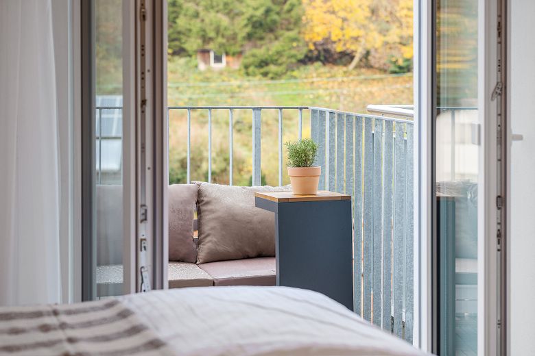 Neubau: vollmöblierte Businessapartments mit Panoramablick – Apartment 1 Balkonausblick