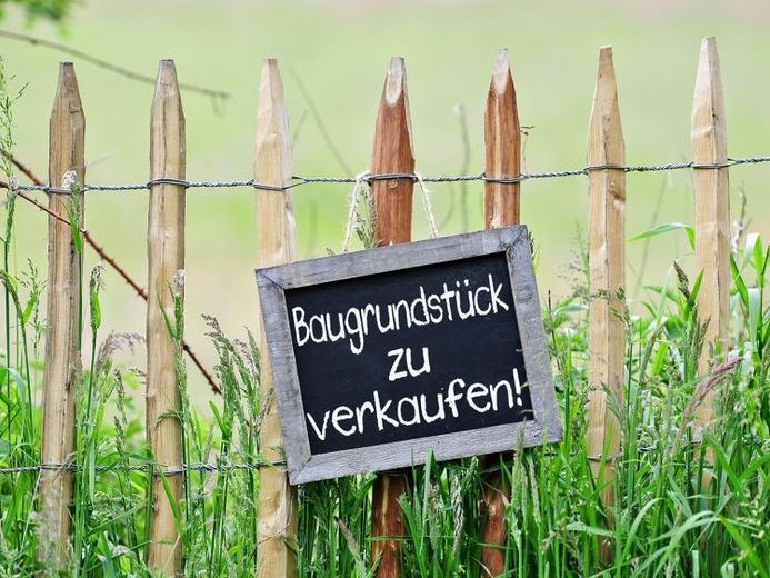 Baugrund mit Altbestand in Spitzenlage direkt am Englischen Garten für 1-2 Luxusvillen – फोटो 1