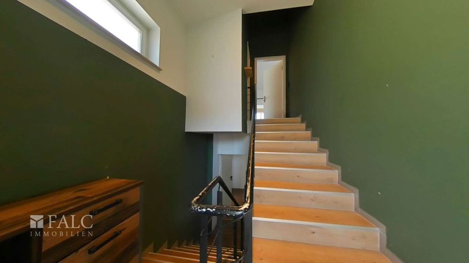 Weitblick inklusive!!! – Eingang Wohnung