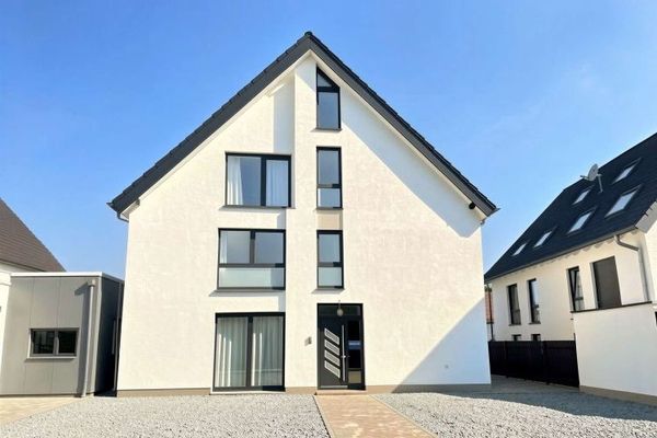 *** NUOVA COSTRUZIONE*** appartamento di 5 locali con 140 m² in idilliaca posizione al margine dei campi in vendita