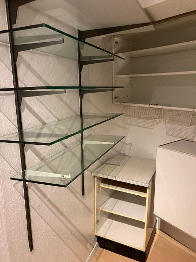 2. Abstellraum Regal