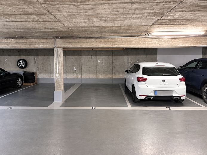 Wohnen mit Weitblick über Aalen | Modernisierte 3,5-Zimmer-Wohnung mit großem Westbalkon und Aufzug – Tiefgaragenstellplatz