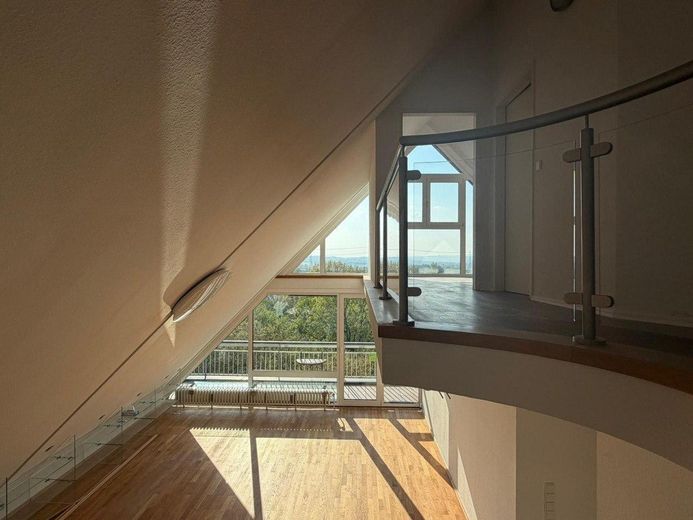 Attico su due piani con galleria e ampia terrazza sul tetto – Galerieblick