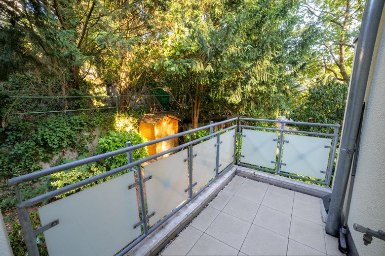 Od osoby prywatnej: Eleganckie mieszkanie 3,5-pokojowe przy parku zdrojowym – winda bezpośrednio do mieszkania – SZ 1 Bild 3 Balkon