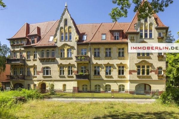 IMMOBERLIN.DE - Znakomicie odnowione mieszkanie w kamienicy w centralnej części Zehlendorfu